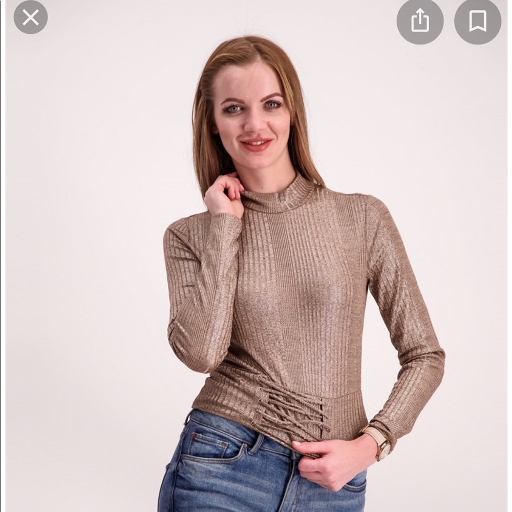 Guess crop top